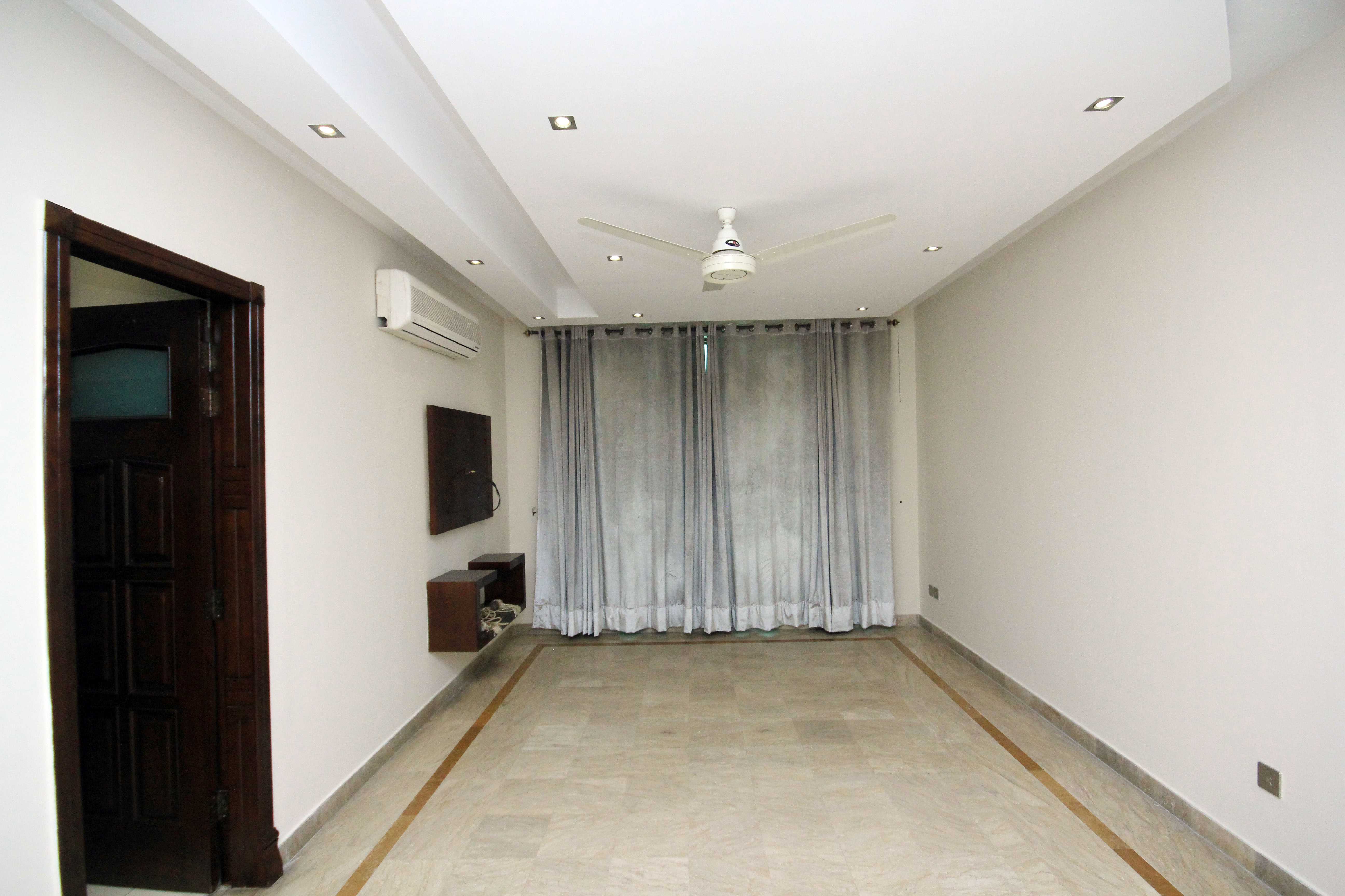 1 kanal Lower Portion for Rent in Phase 5 DHA