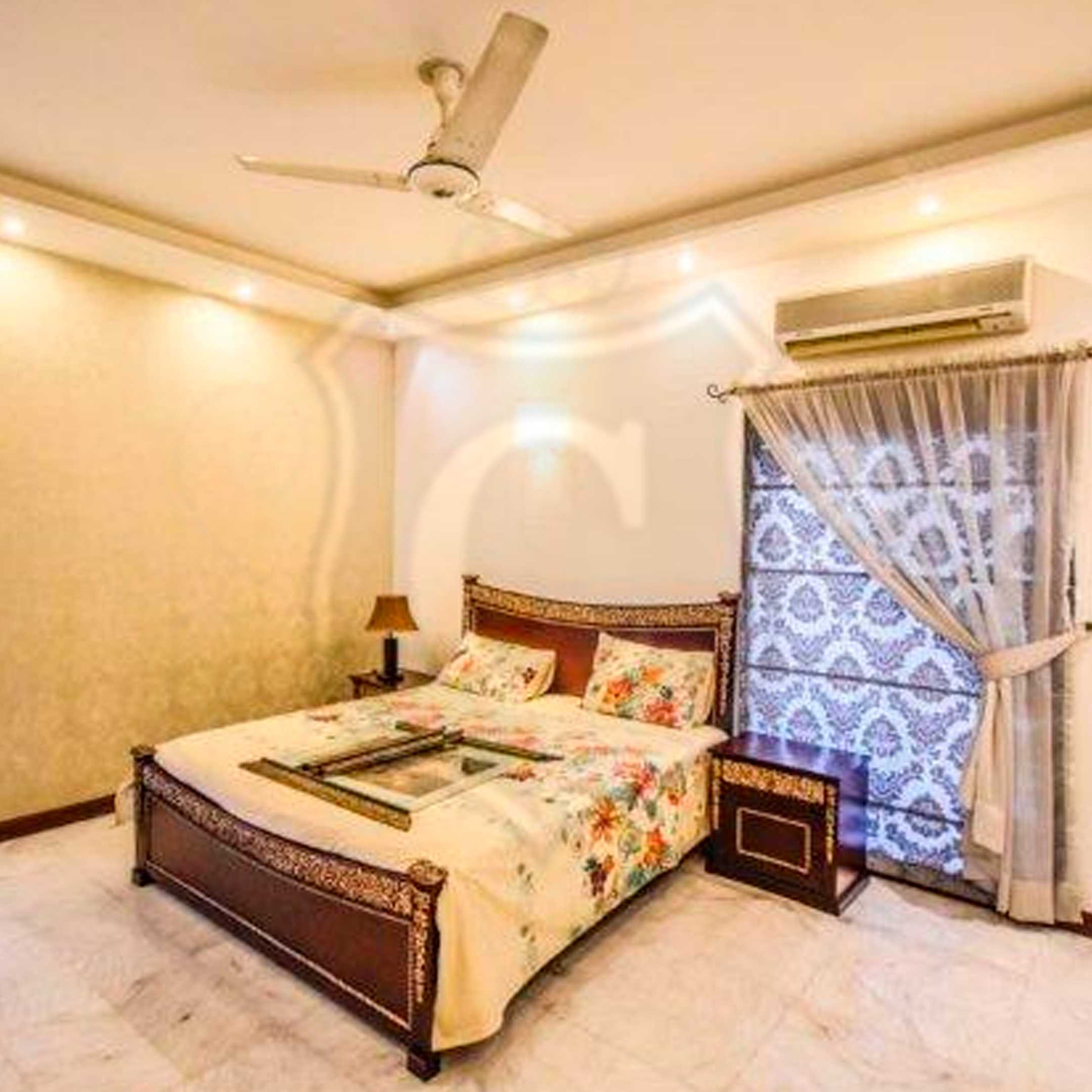 2 Kanal Beautiful House with Swimming Pool for Rent in Phase 5 DHA