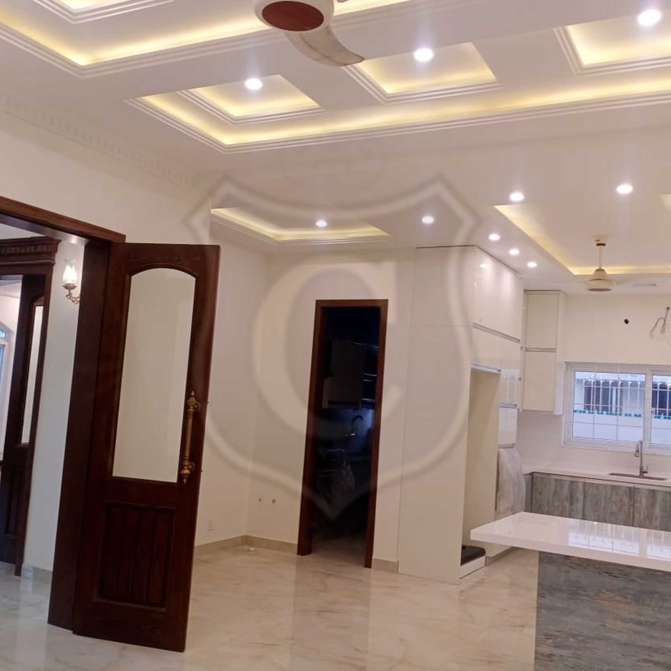 1 kanal Stunning Bungalow for Rent In Phase 3 DHA