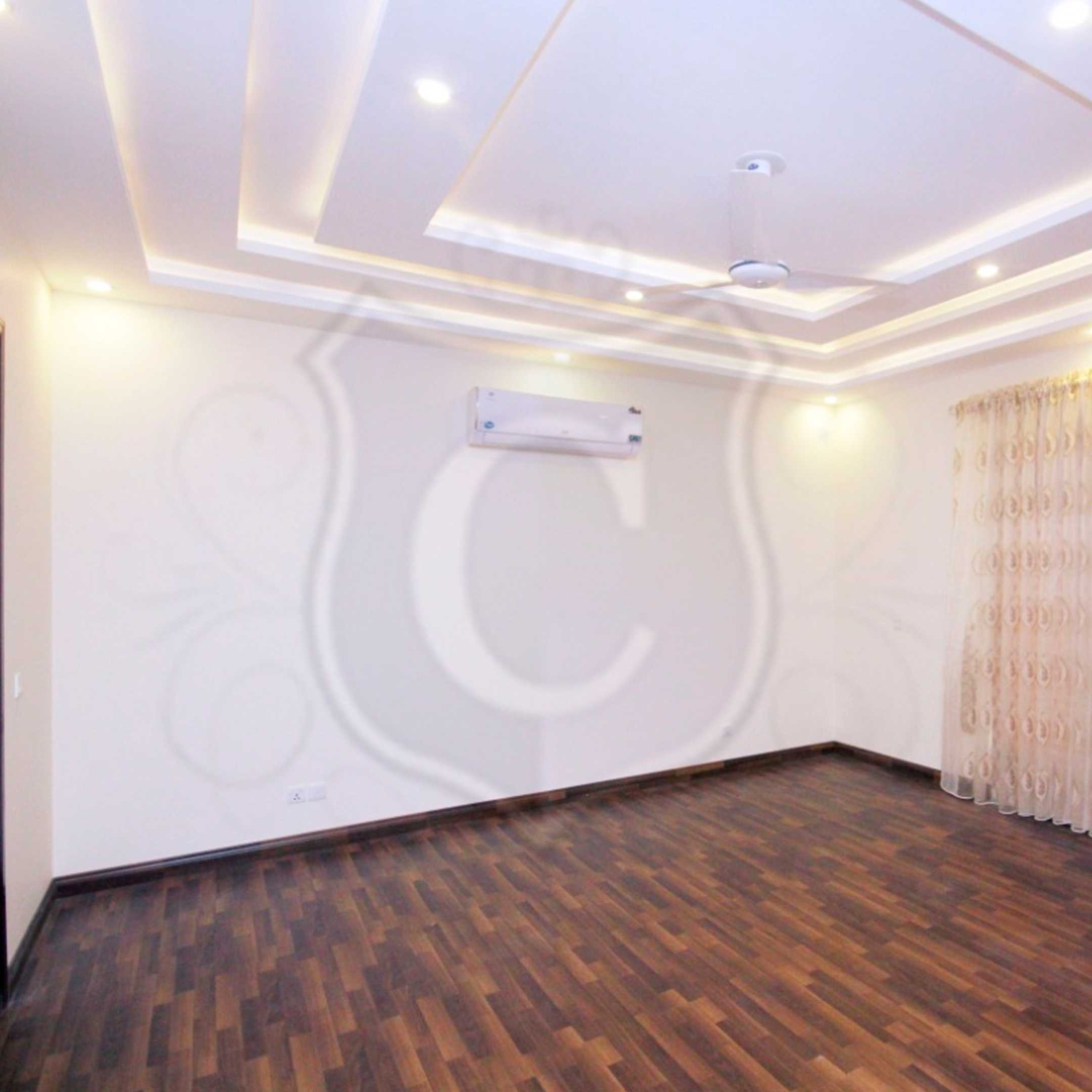1 Kanal Stylish House For Rent in Phase 3 DHA