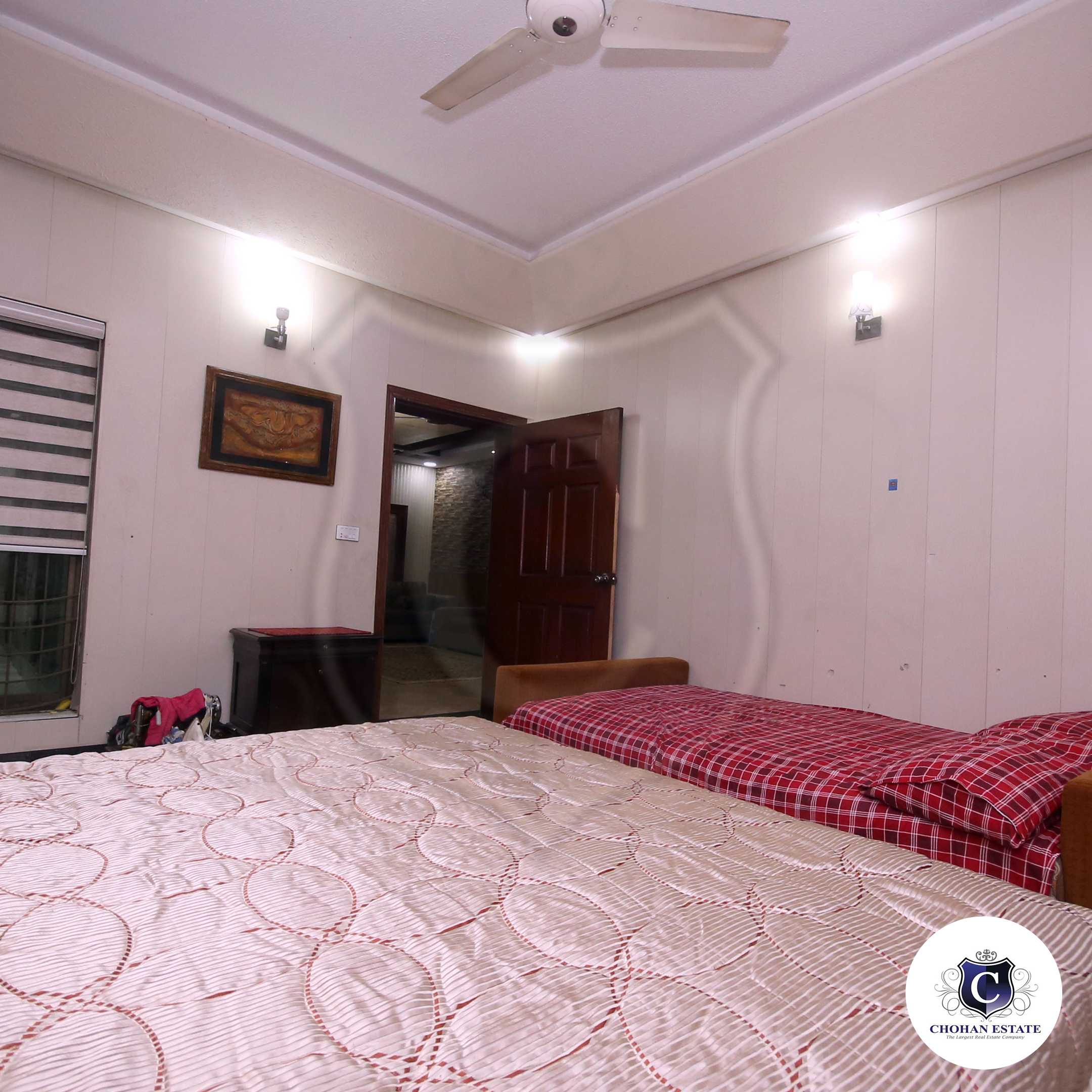 10 Marla Self Constructed Bungalow Super town Lahore