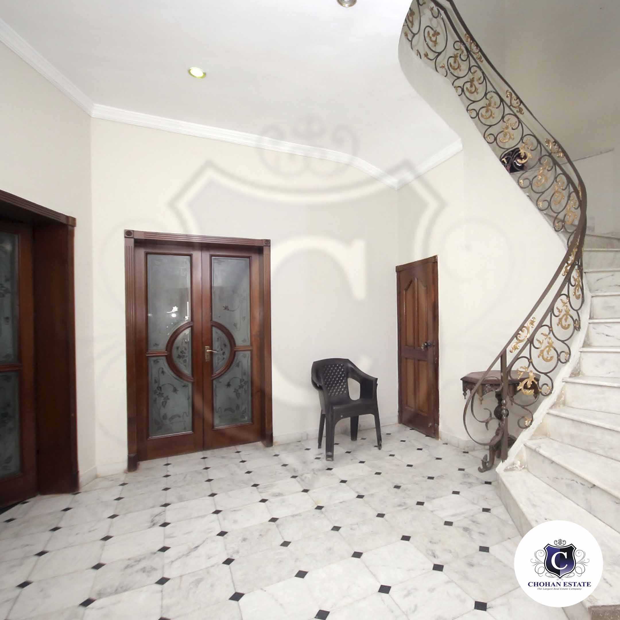 Kanal Elegant House For Sale In The Heart Of The DHA Phase 3 With All The Luxury You Don’t Want To Miss.