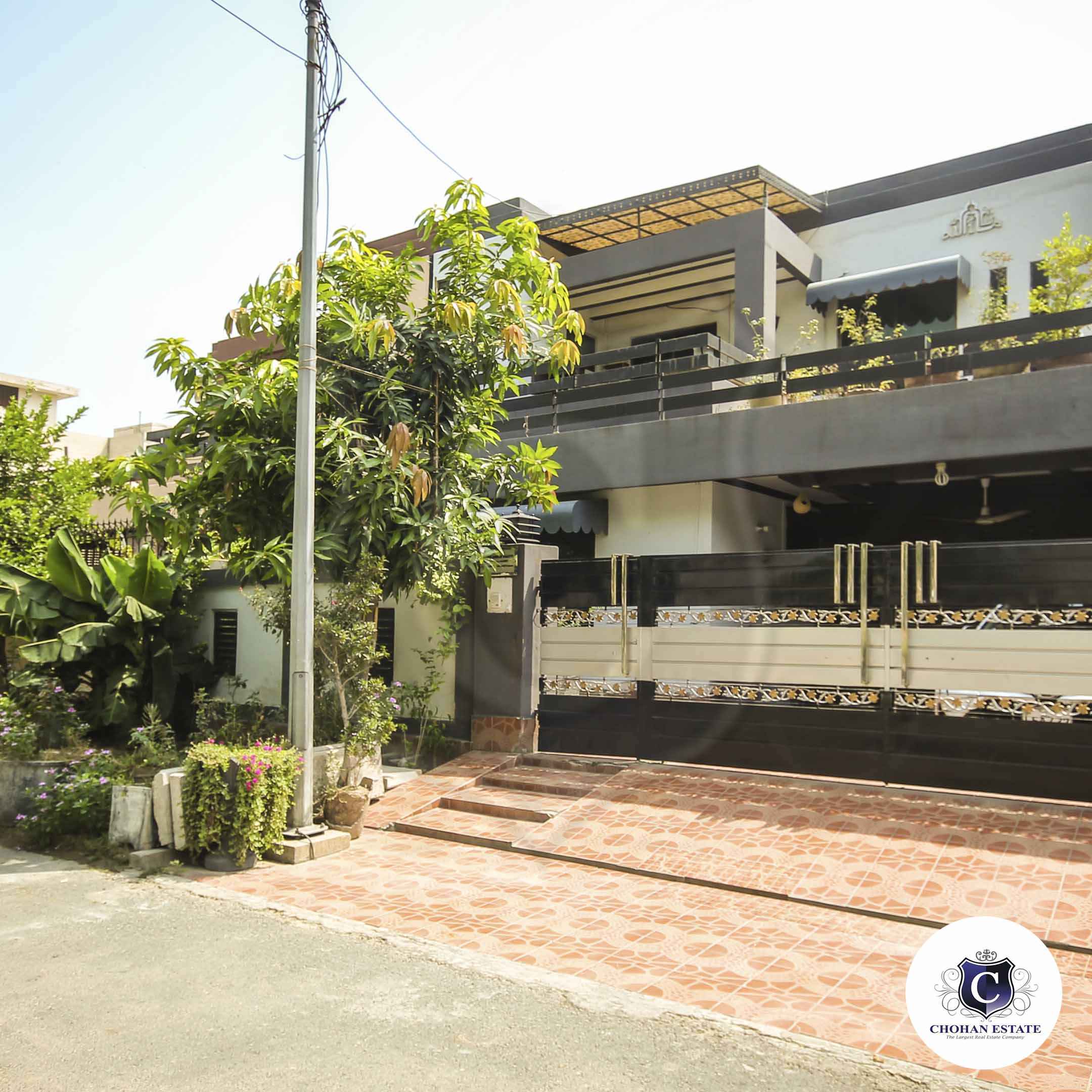 10 Marla Outclass Bungalow DHA Phase 8