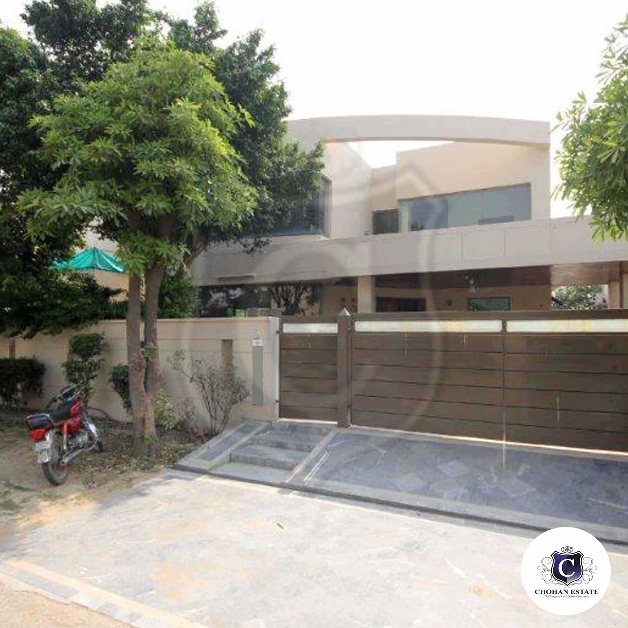 Double Unit 1 kanal House for Rent in Phase 4 DHA